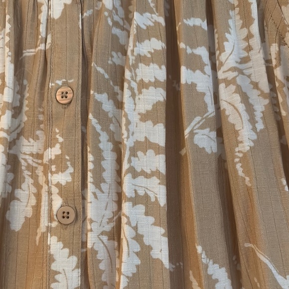 Wonderly Tan and White Puff Sleeve Tunic with Ruffled Style - Picture 3 of 5